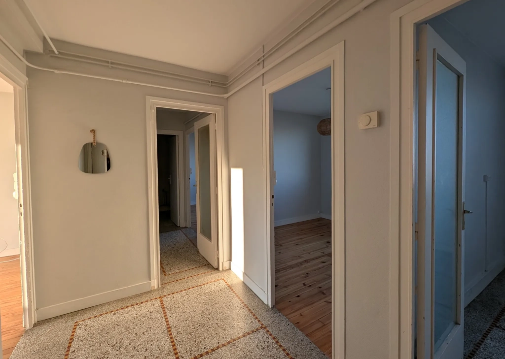 Appartement T4 avec balcon à Clermont-Ferrand - Dernier étage calme
