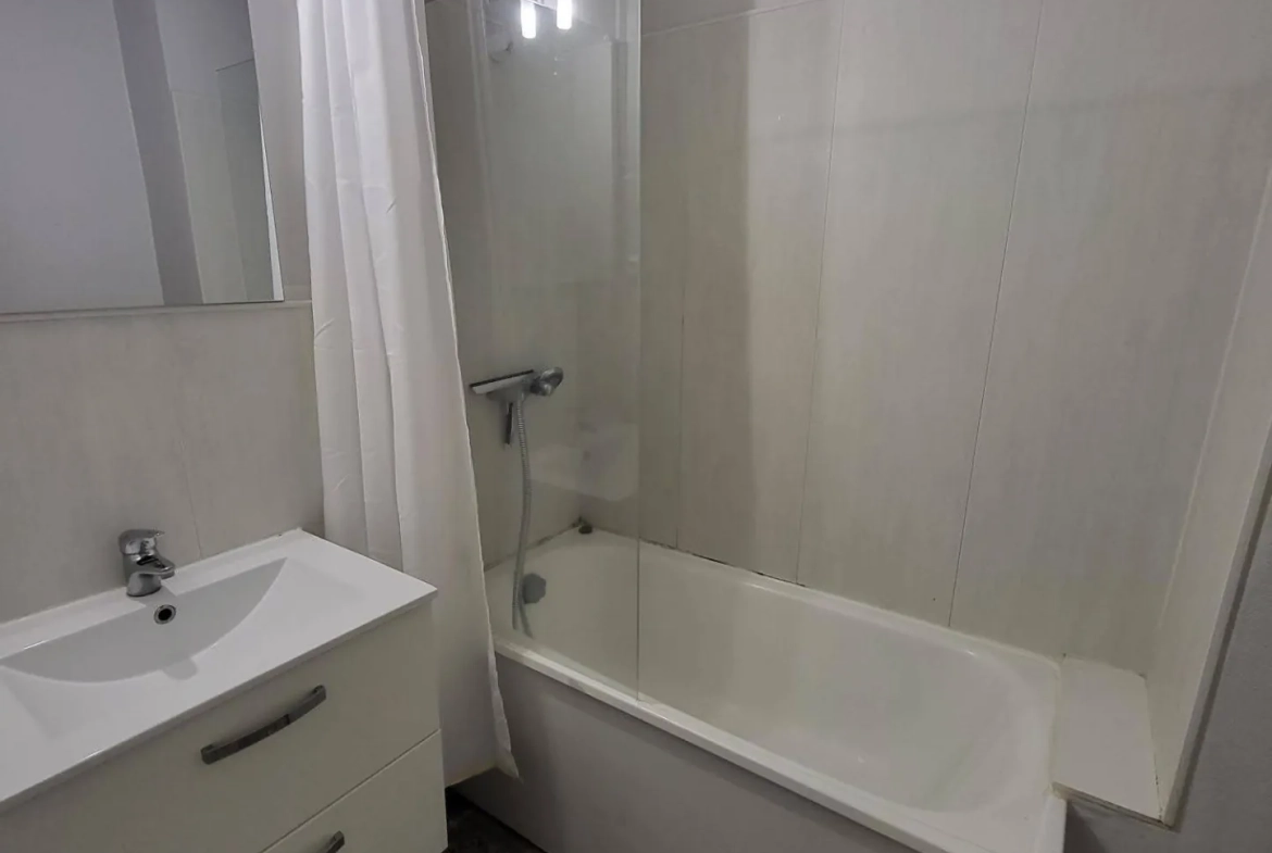 Appartement T4 avec balcon à Clermont-Ferrand - Dernier étage calme 