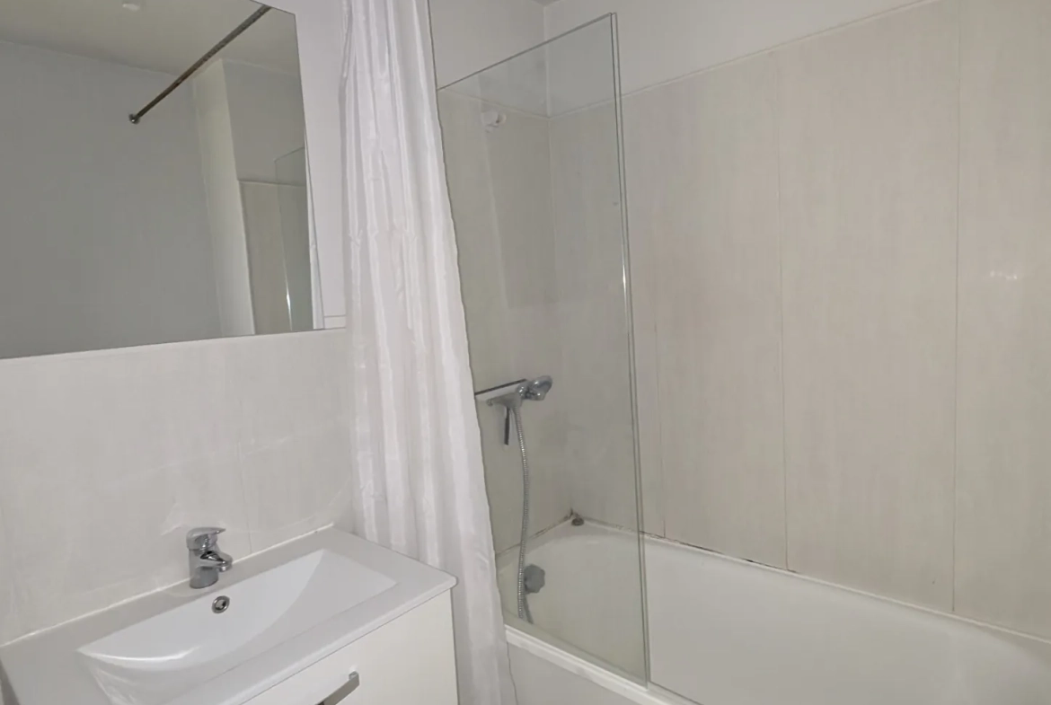 Appartement T4 avec balcon à Clermont-Ferrand - Dernier étage calme 
