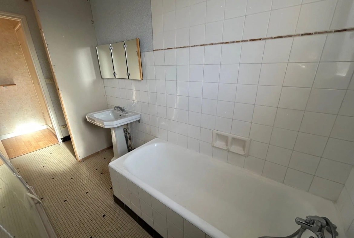 Appartement T2 avec Vue Mer à Douarnenez - 45 m² | Investissement et Résidence 