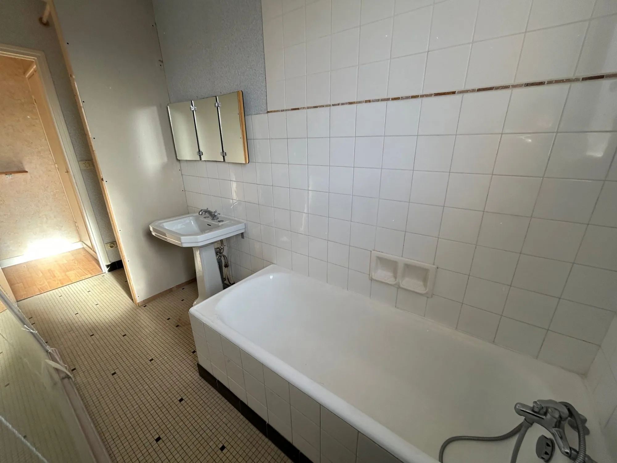 Appartement T2 avec Vue Mer à Douarnenez - 45 m² | Investissement et Résidence 