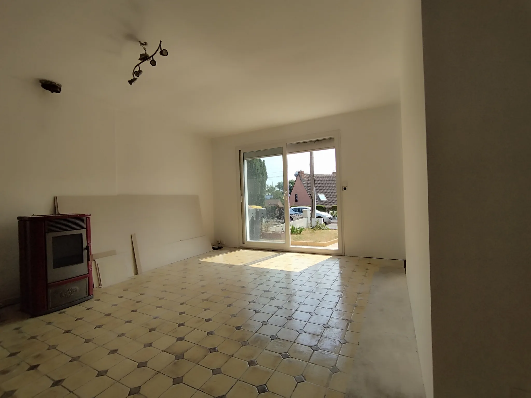 Maison plain-pied avec 3 chambres à Harnes - Confort et espace extérieur 