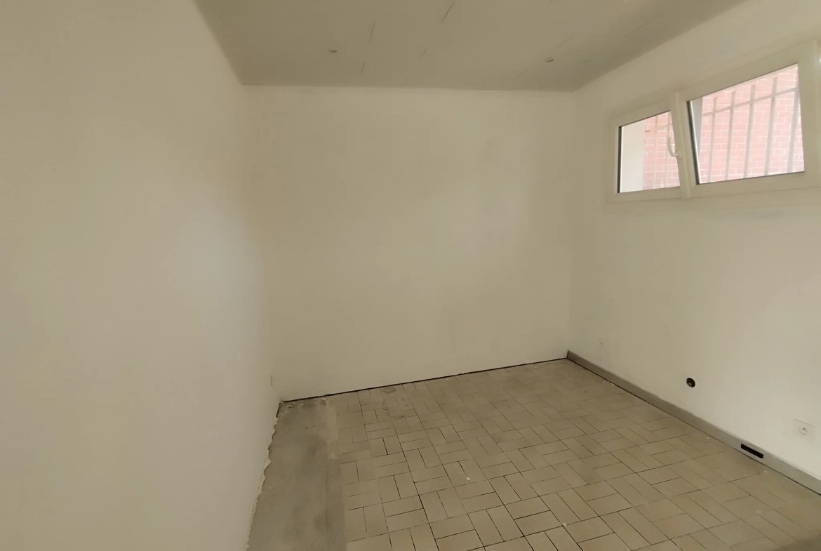 Maison plain-pied avec 3 chambres à Harnes - Confort et espace extérieur 