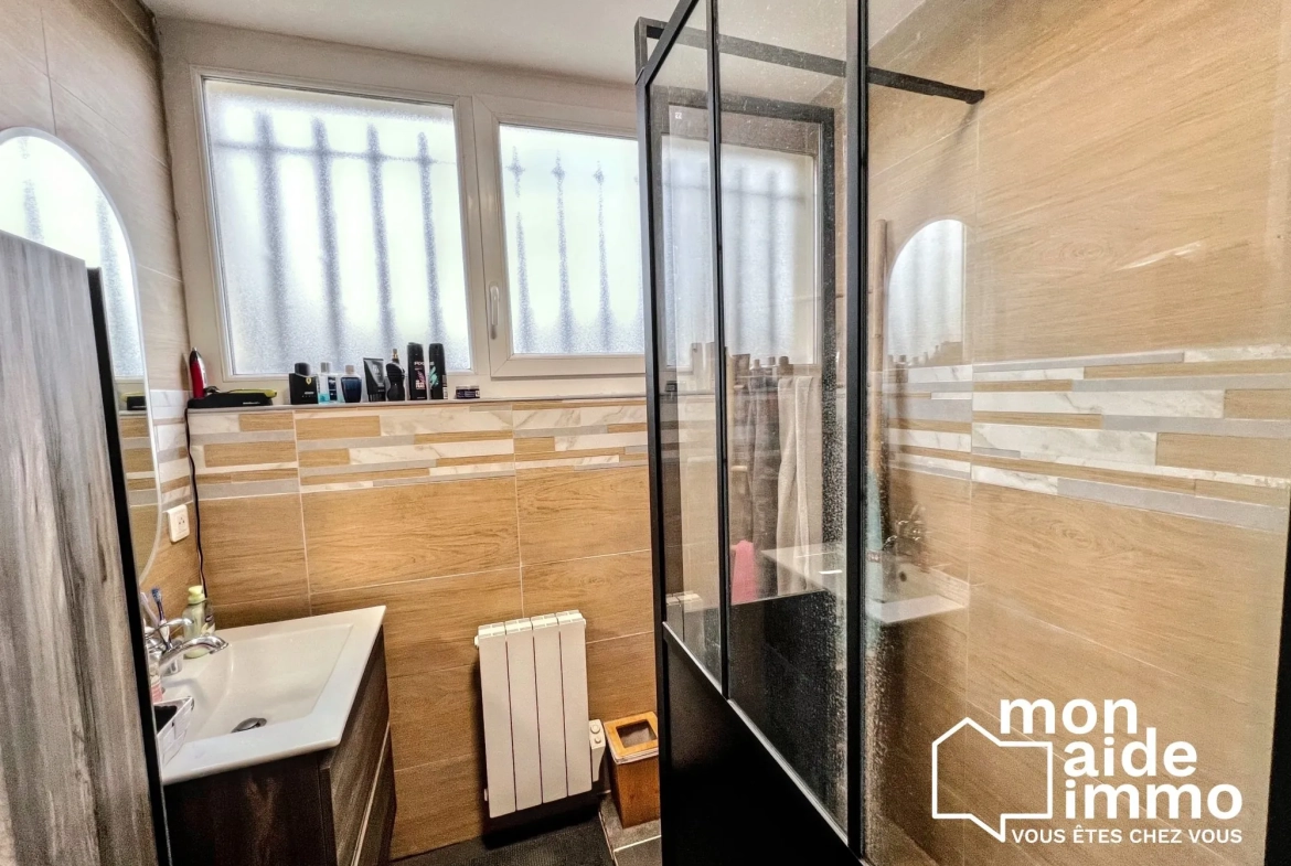 Maison 3 chambres à vendre proche de Libourne avec terrasse 