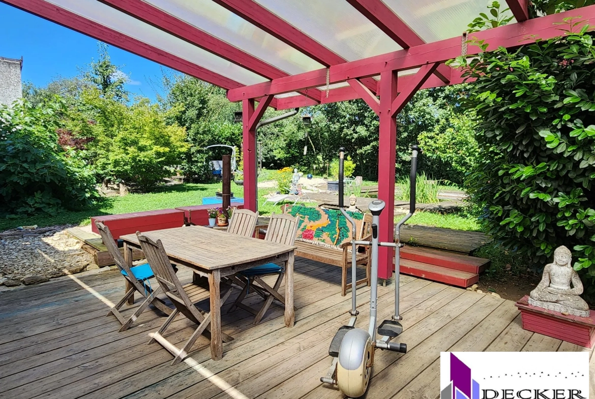 Maison rénovée de 121 m² avec dépendances et jardin à Schmittviller (57) 