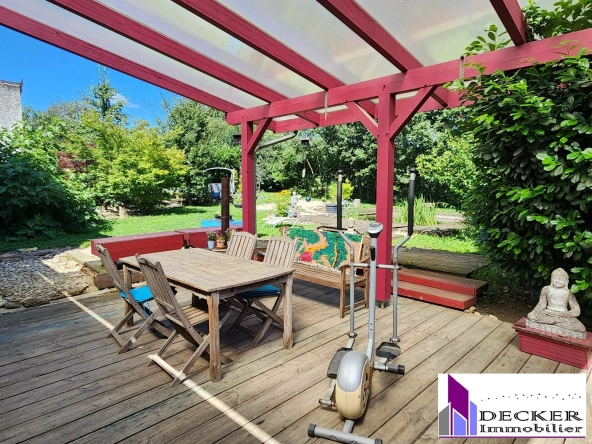 Maison rénovée de 121 m² avec dépendances et jardin à Schmittviller (57)
