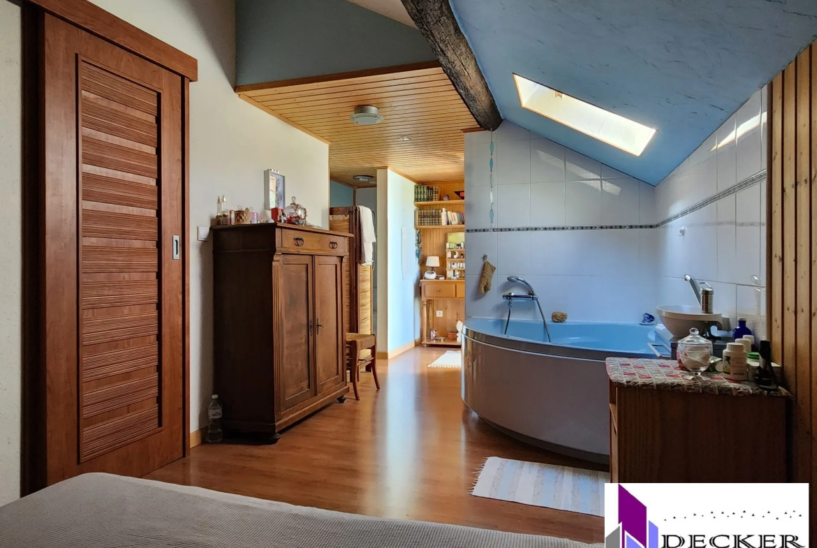 Maison rénovée de 121 m² avec dépendances et jardin à Schmittviller (57) 