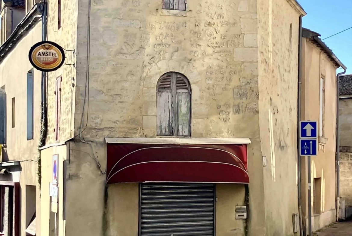 Local commercial à rénover de 66 m² en centre-ville de Saint-André-de-Cubzac avec fort potentiel 