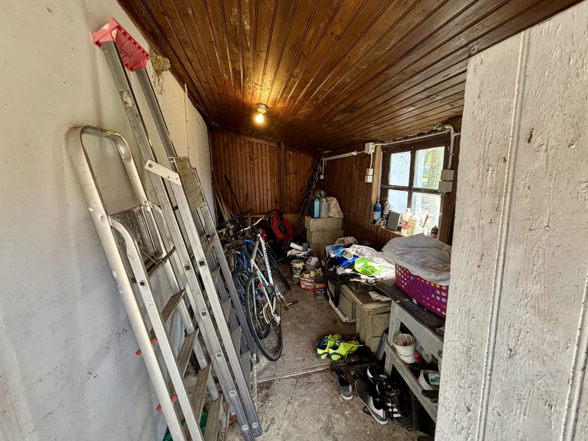 À vendre longue longère de 105 m² avec terrain à Saint-Benin-d'Azy 