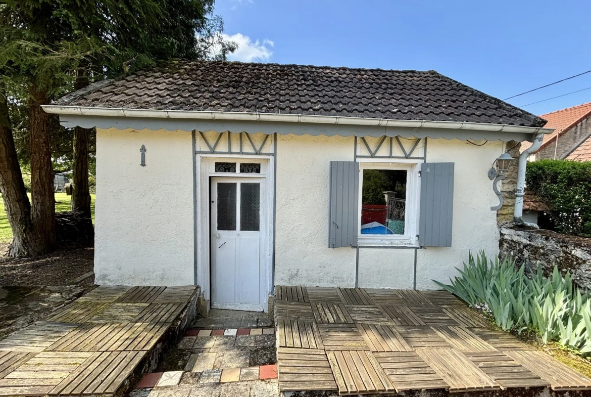 À vendre longue longère de 105 m² avec terrain à Saint-Benin-d'Azy 