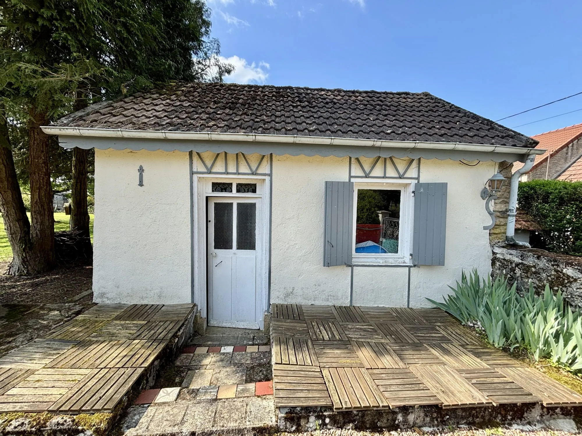 À vendre longue longère de 105 m² avec terrain à Saint-Benin-d'Azy 
