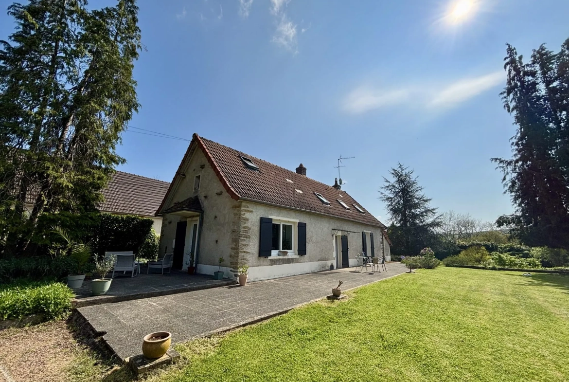 À vendre longue longère de 105 m² avec terrain à Saint-Benin-d'Azy 