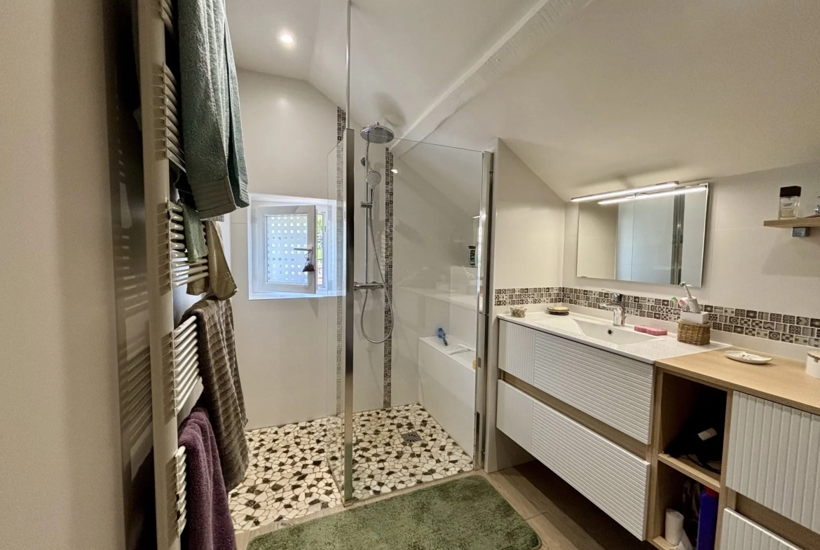 À vendre longue longère de 105 m² avec terrain à Saint-Benin-d'Azy 