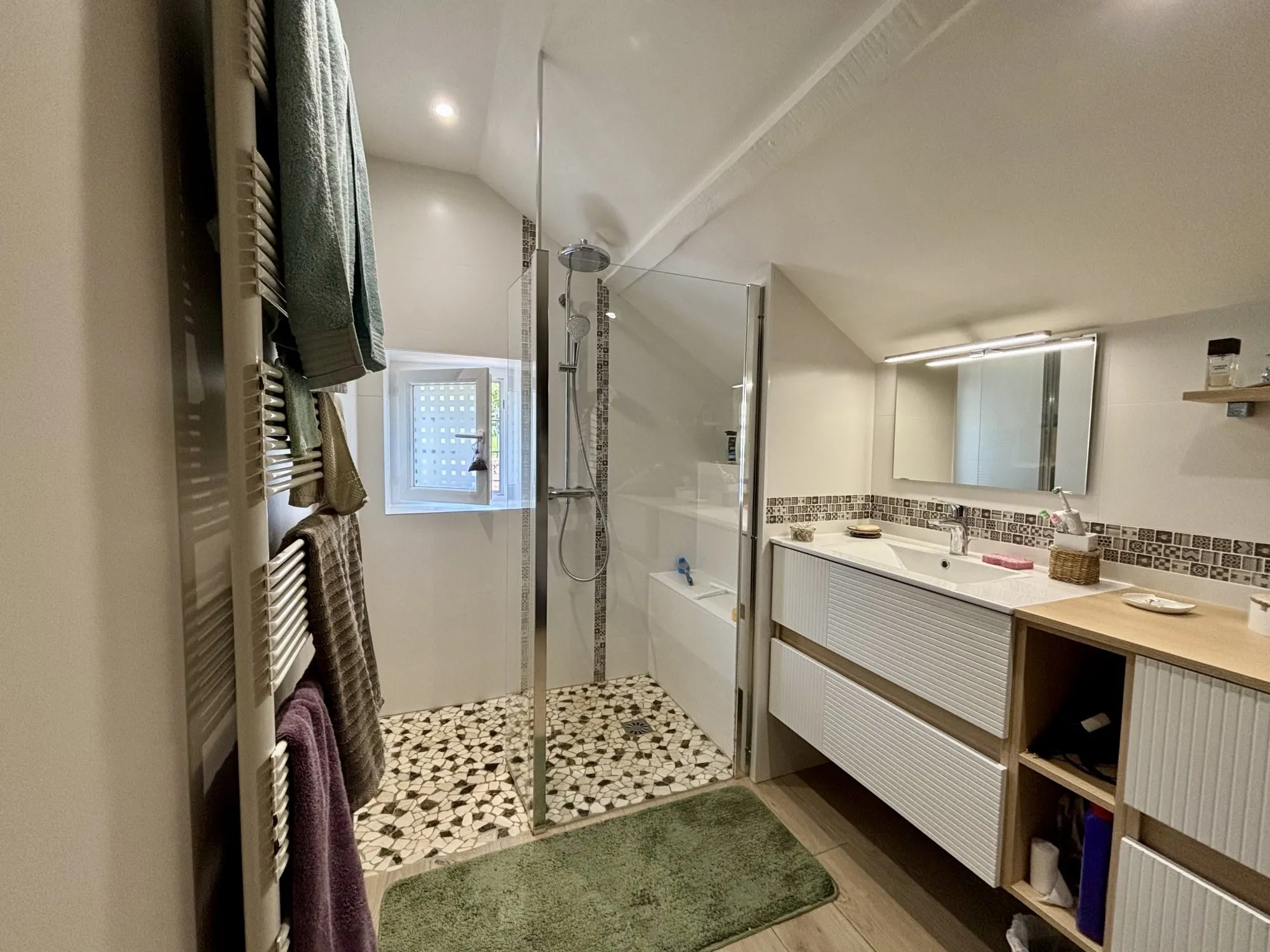 À vendre longue longère de 105 m² avec terrain à Saint-Benin-d'Azy 
