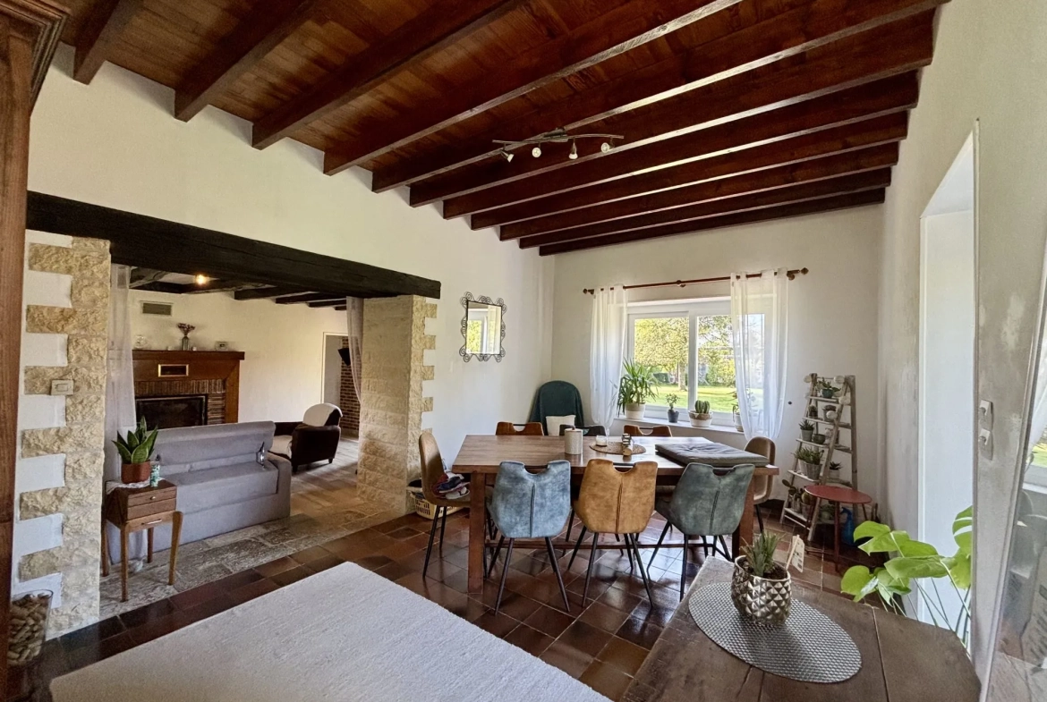 À vendre longue longère de 105 m² avec terrain à Saint-Benin-d'Azy 