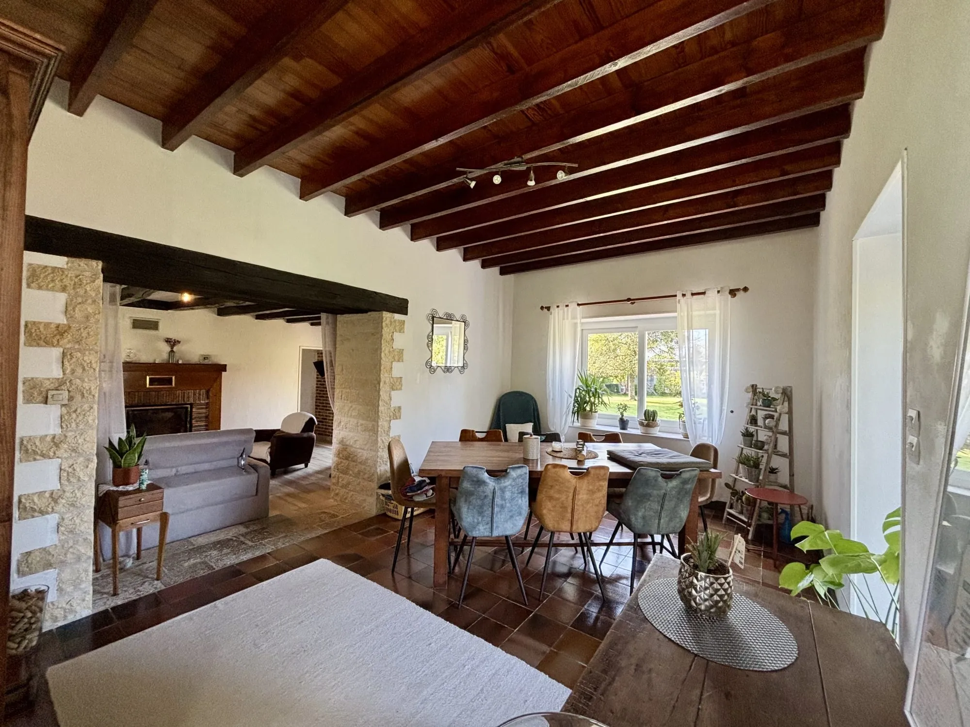 À vendre longue longère de 105 m² avec terrain à Saint-Benin-d'Azy 