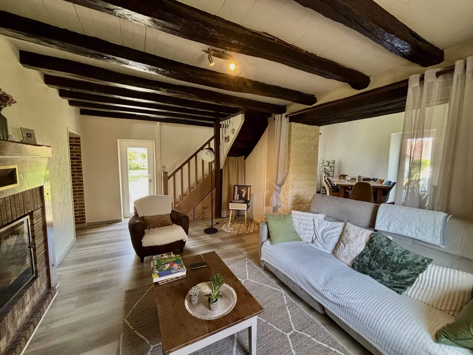 À vendre longue longère de 105 m² avec terrain à Saint-Benin-d'Azy 