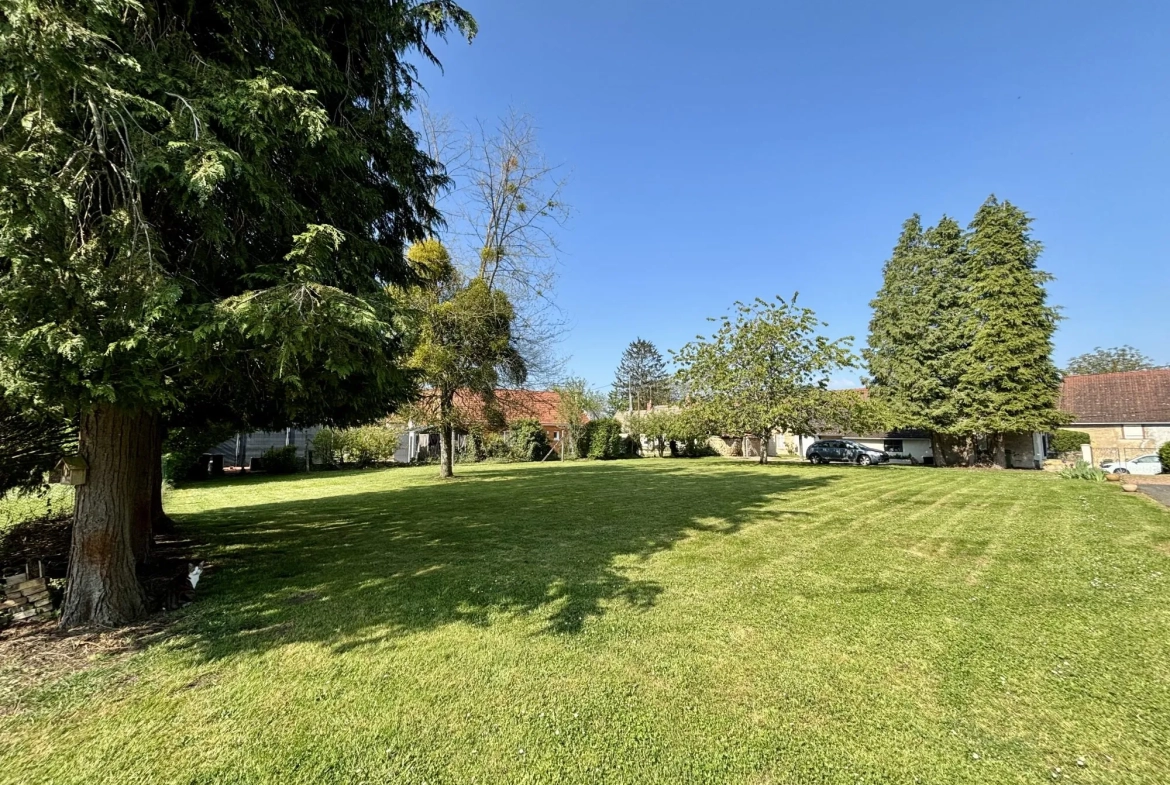 À vendre longue longère de 105 m² avec terrain à Saint-Benin-d'Azy 