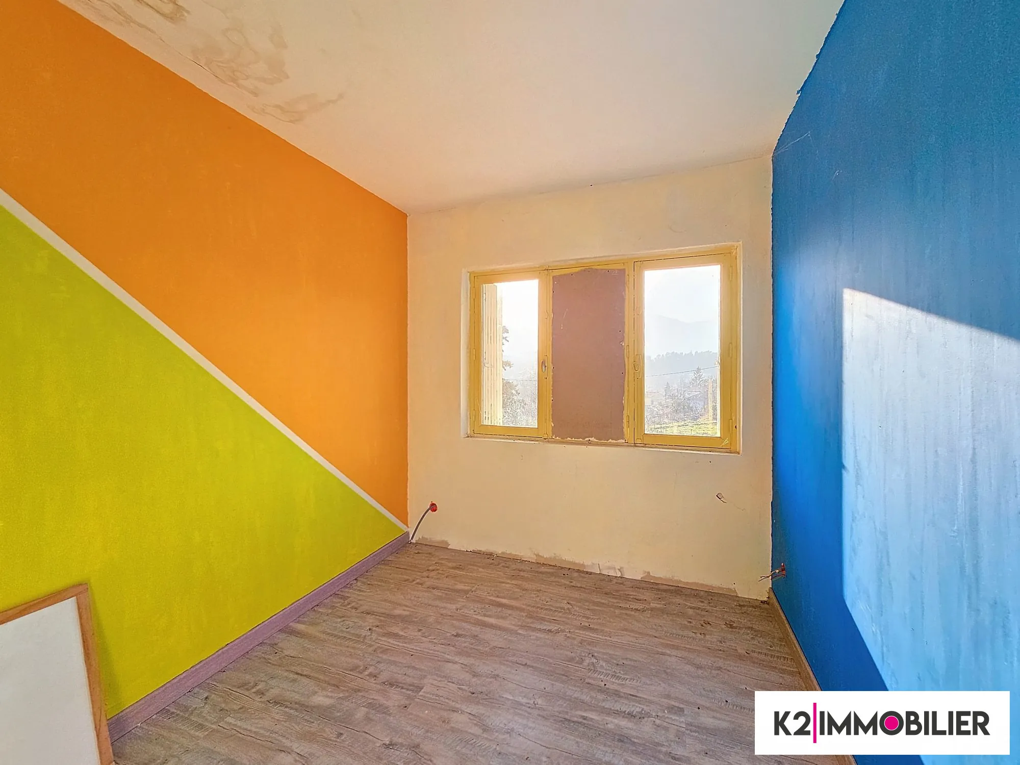 Appartement T3/4 à vendre à Privas avec jardin de 500 m² et fort potentiel 