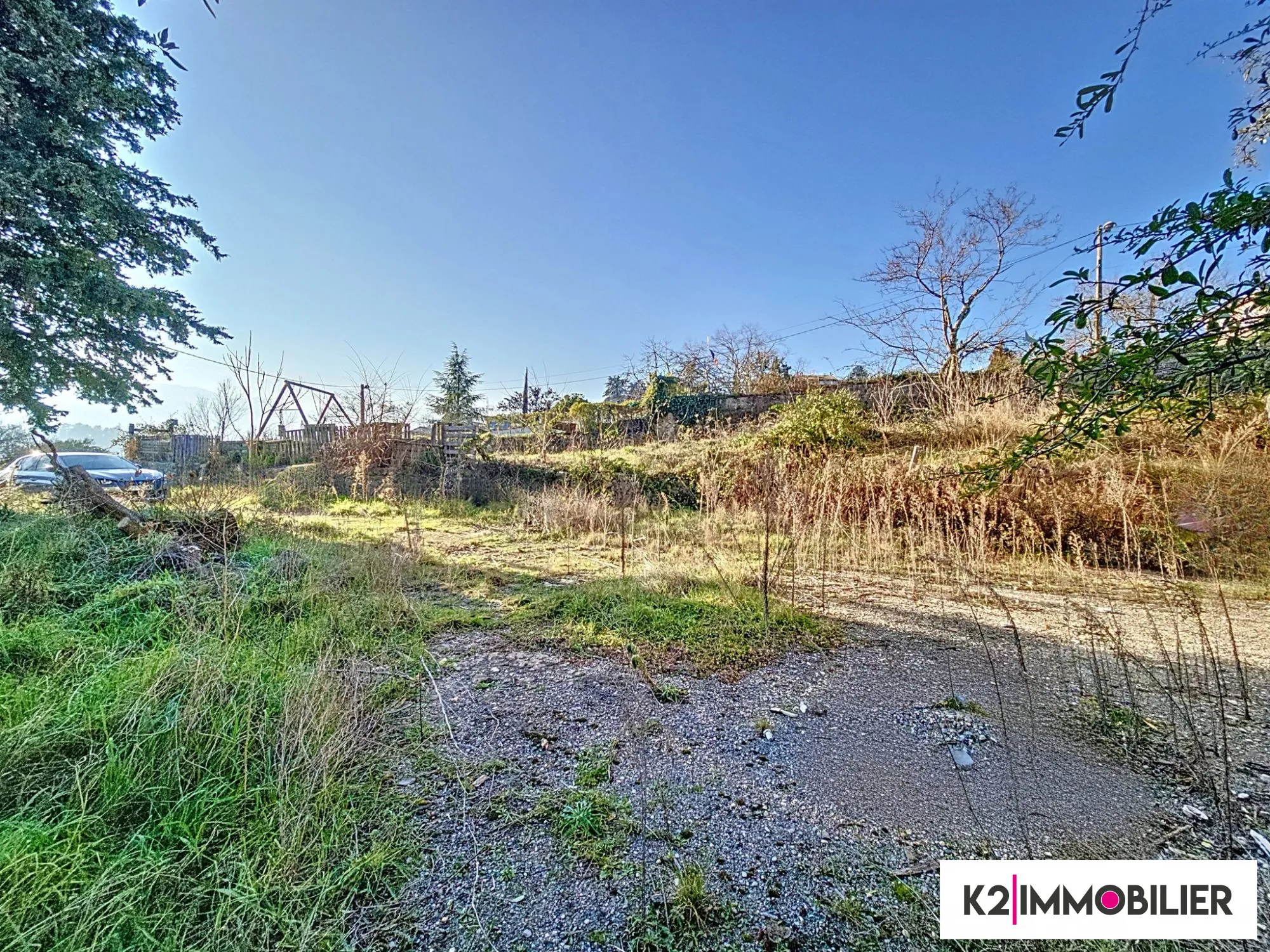 Appartement T3/4 à vendre à Privas avec jardin de 500 m² et fort potentiel 