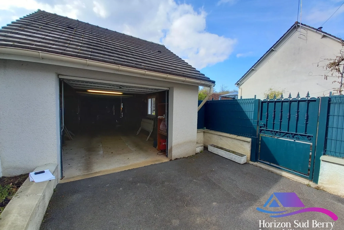 garage Maison rénovée avec jardin et garage dans le Sud du Berry 