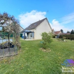Façade arrière et jardin Maison rénovée avec jardin et garage dans le Sud du Berry