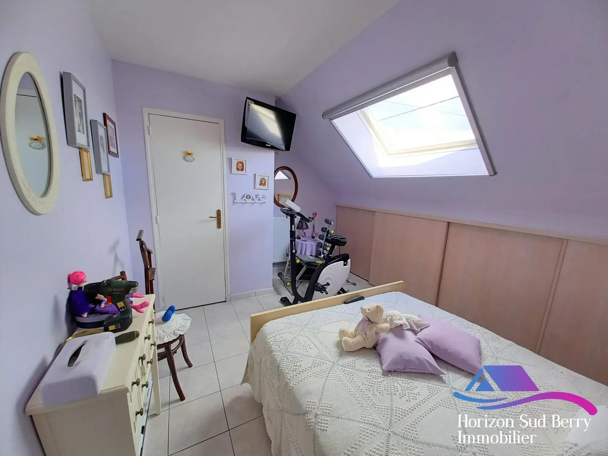 chambre 1 Maison rénovée avec jardin et garage dans le Sud du Berry 