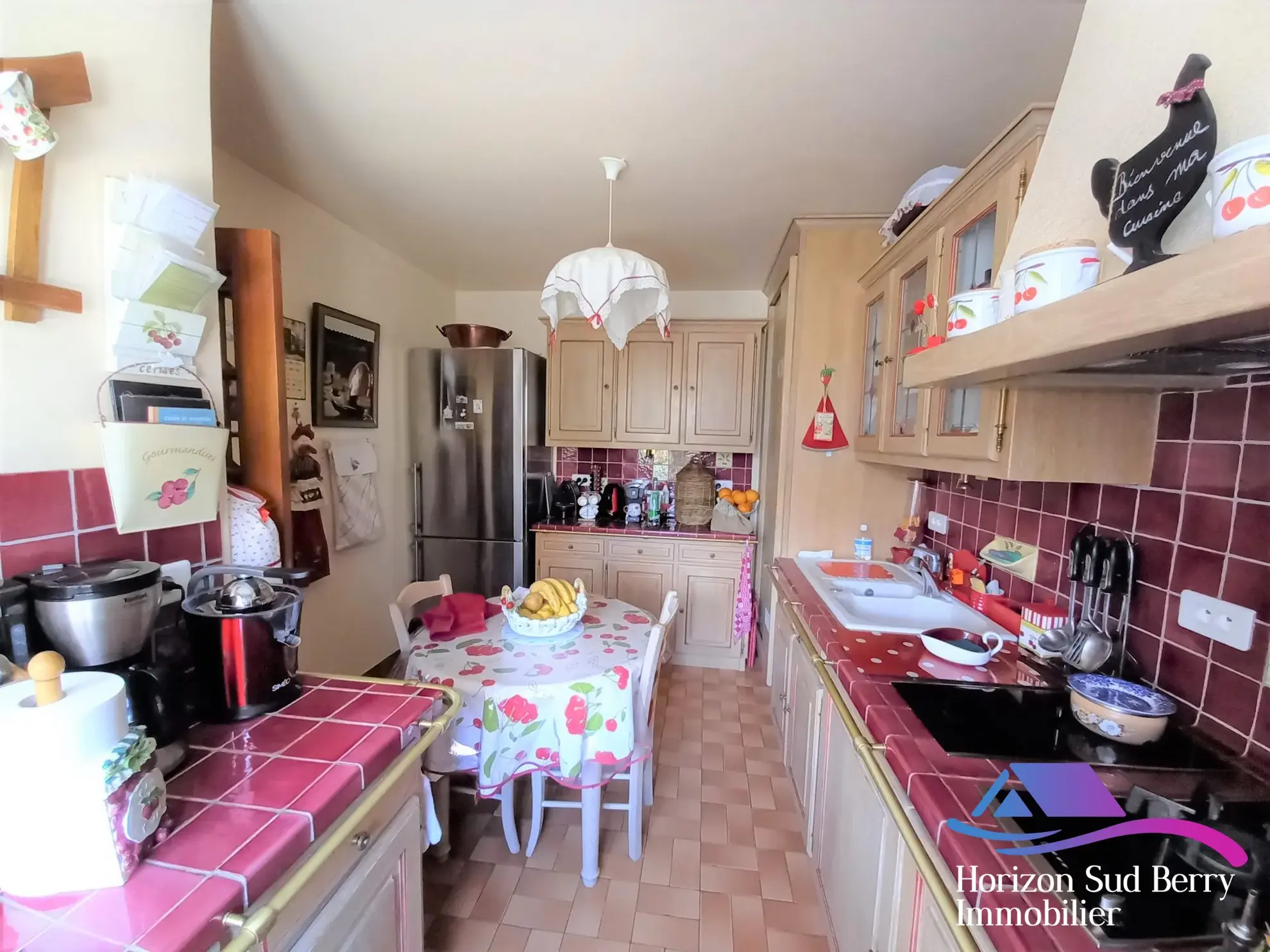 Cuisine Maison rénovée avec jardin et garage dans le Sud du Berry 