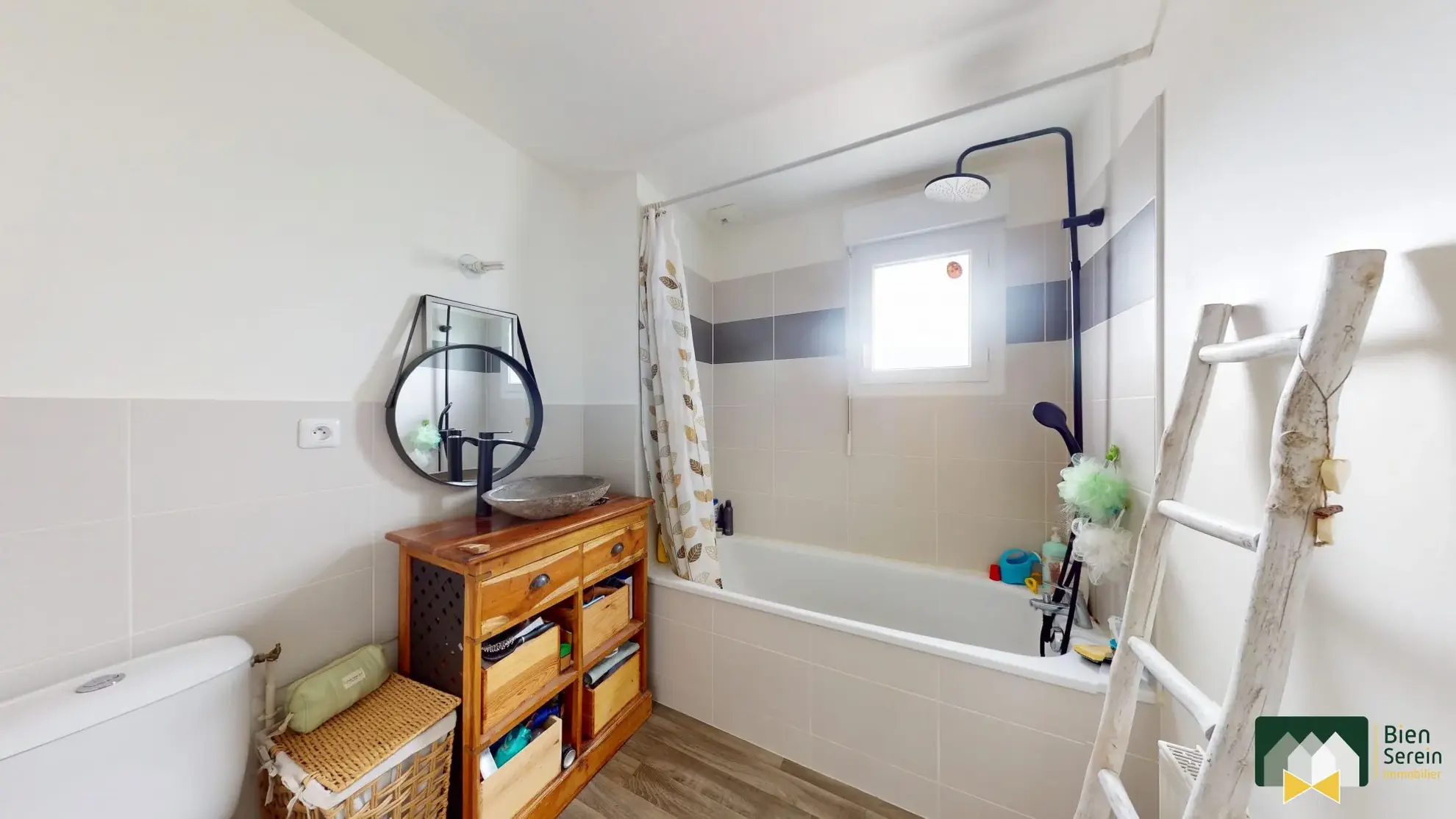 Salle de bains  Appartement duplex avec jardin et terrasse à Chartres – Logement 3 pièces 