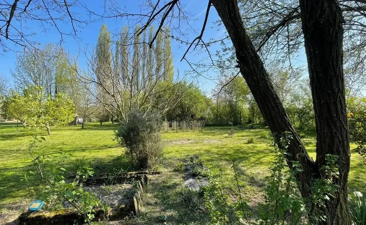 Maison à vendre à Mesnil-Saint-Nicaise avec jardin et dépendances 