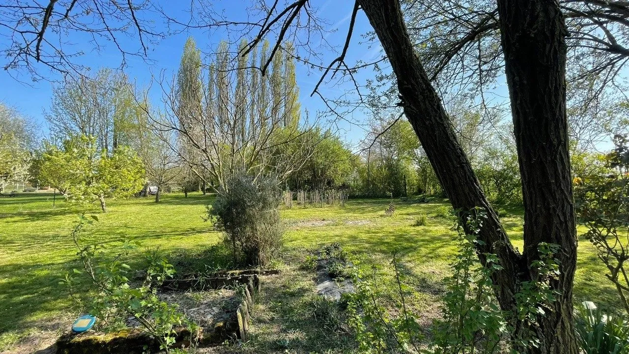 Maison à vendre à Mesnil-Saint-Nicaise avec jardin et dépendances 