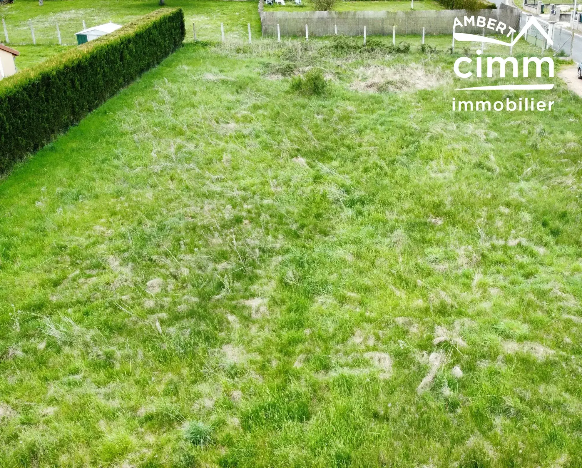 Terrain constructible à Marsac en Livradois - divisible et viabilisé, idéal pour construise ou investissement 