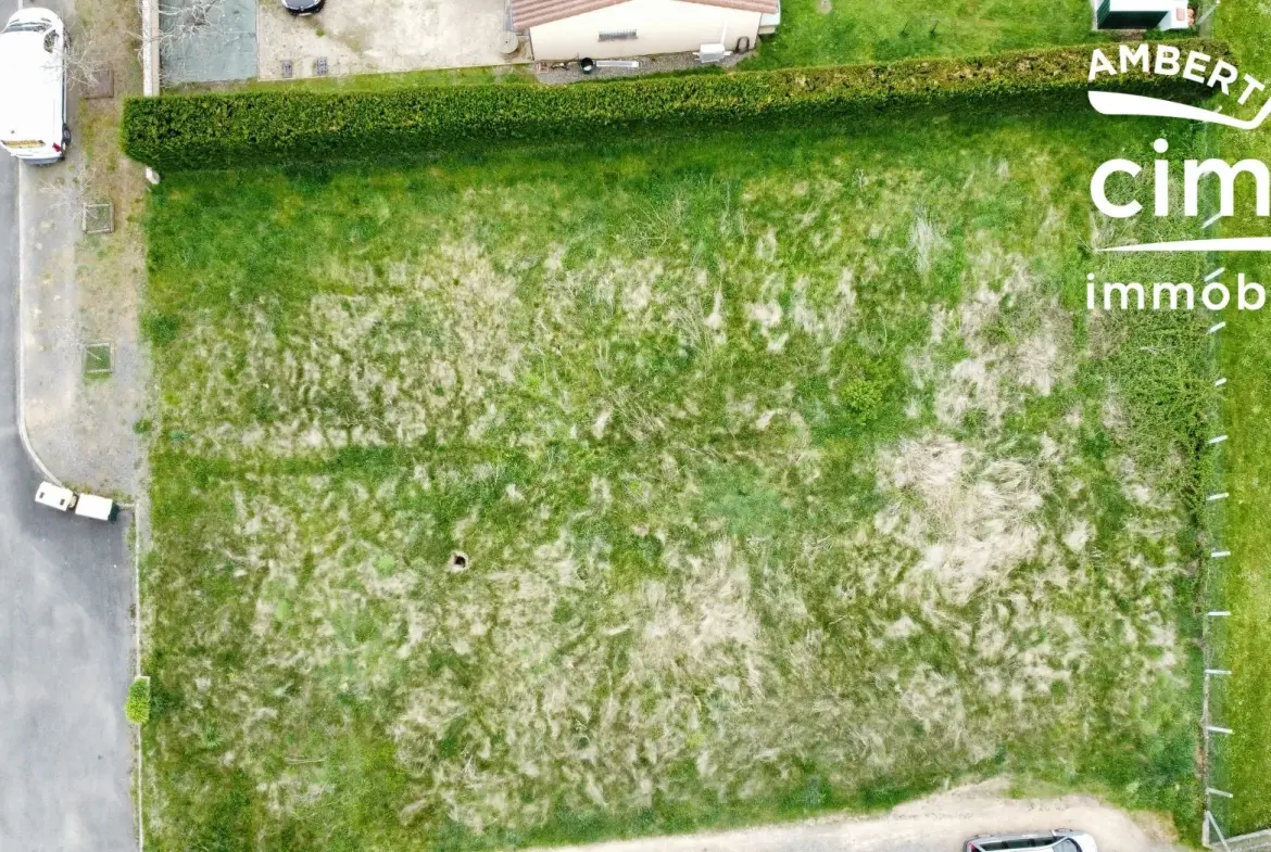 Terrain constructible à Marsac en Livradois - divisible et viabilisé, idéal pour construise ou investissement 