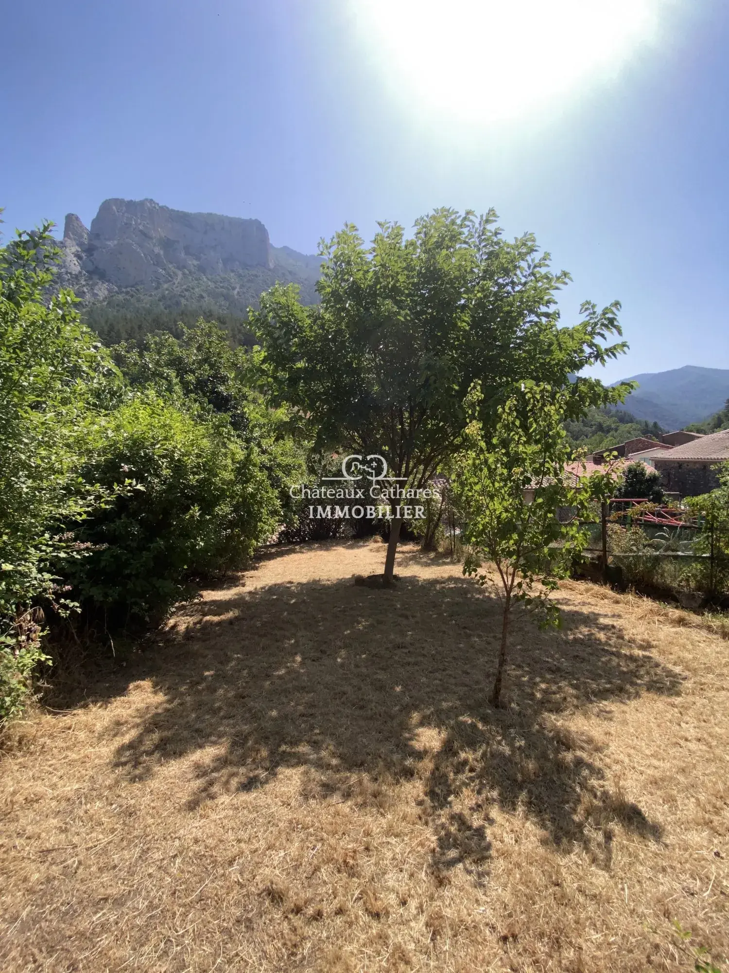Maison de village à rénover avec grand potentiel à Salvezines - 110 m² 
