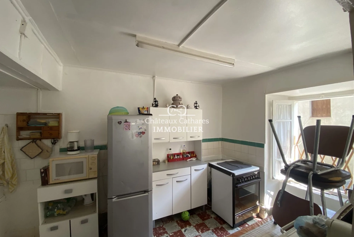 Maison de village à rénover avec grand potentiel à Salvezines - 110 m² 