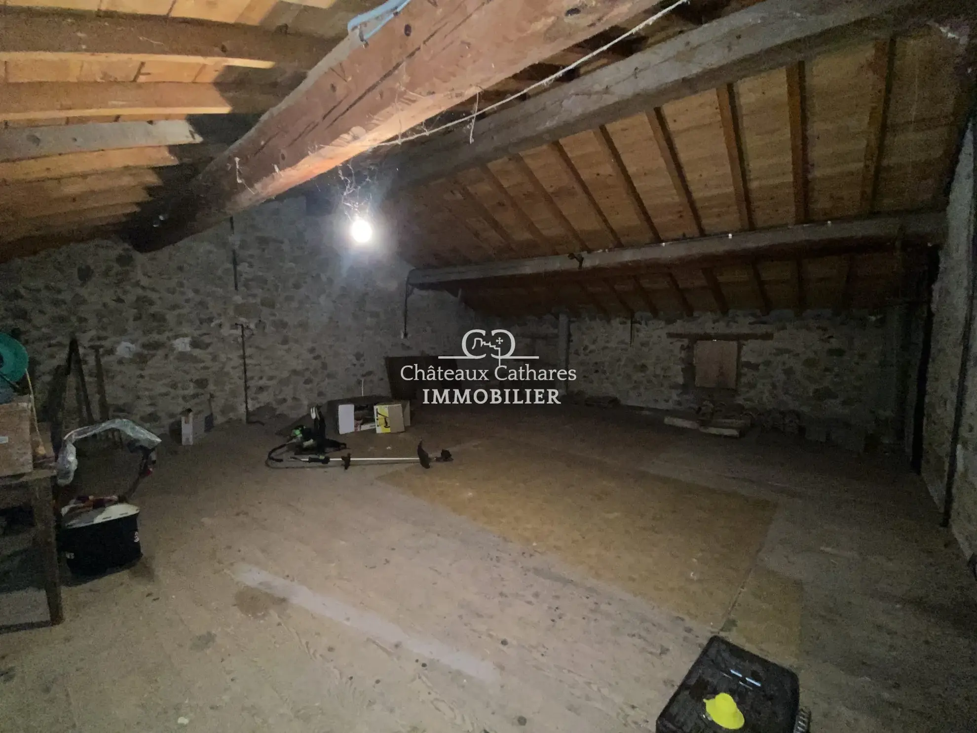 Maison de village à rénover avec grand potentiel à Salvezines - 110 m² 