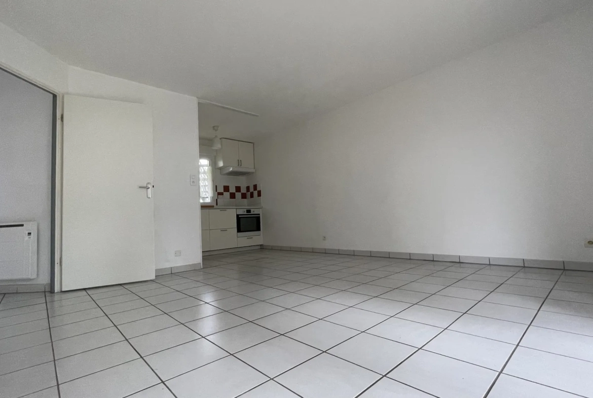 A vendre appartement 2 pièces de 54,07 m² à Pleurtuit avec parking, en bon état 