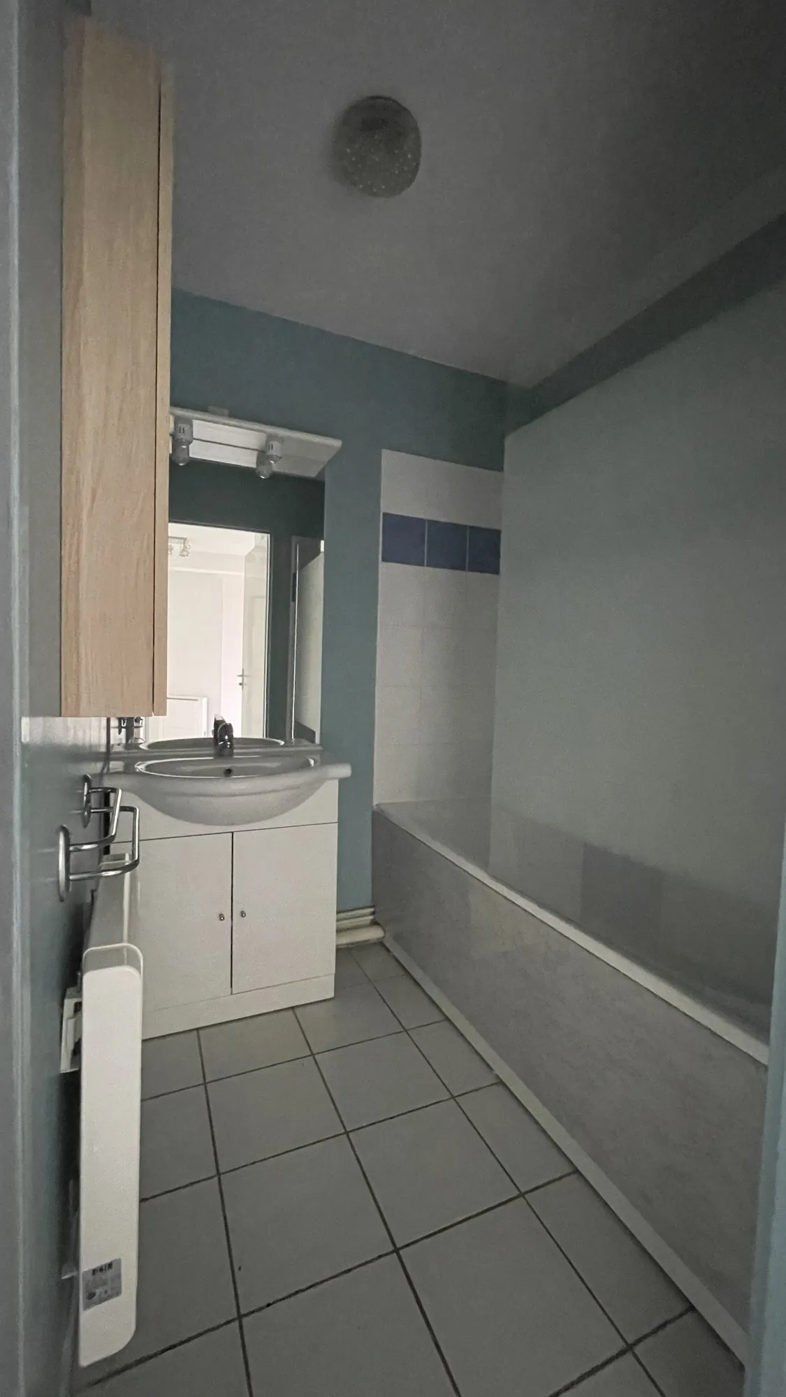 A vendre appartement 2 pièces de 54,07 m² à Pleurtuit avec parking, en bon état 