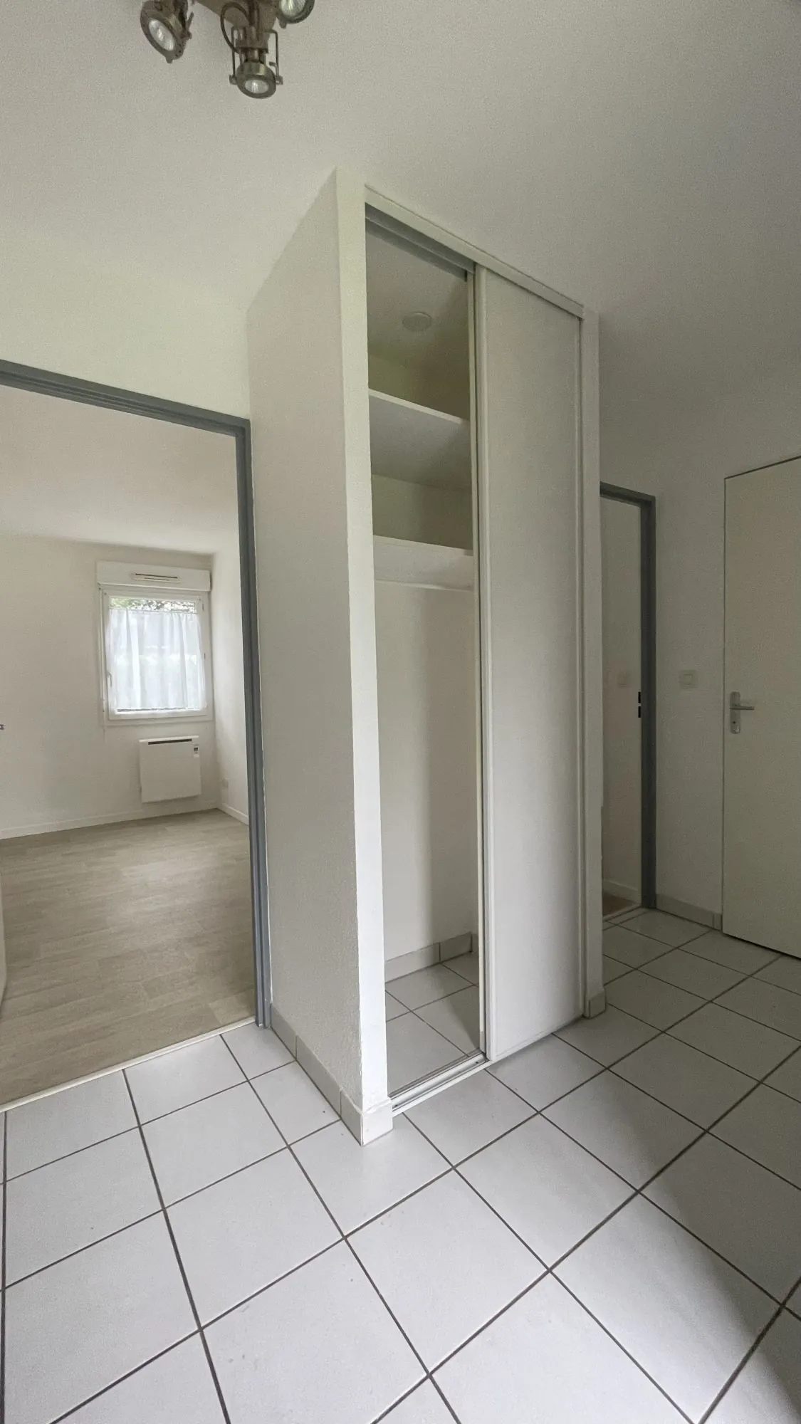 A vendre appartement 2 pièces de 54,07 m² à Pleurtuit avec parking, en bon état 