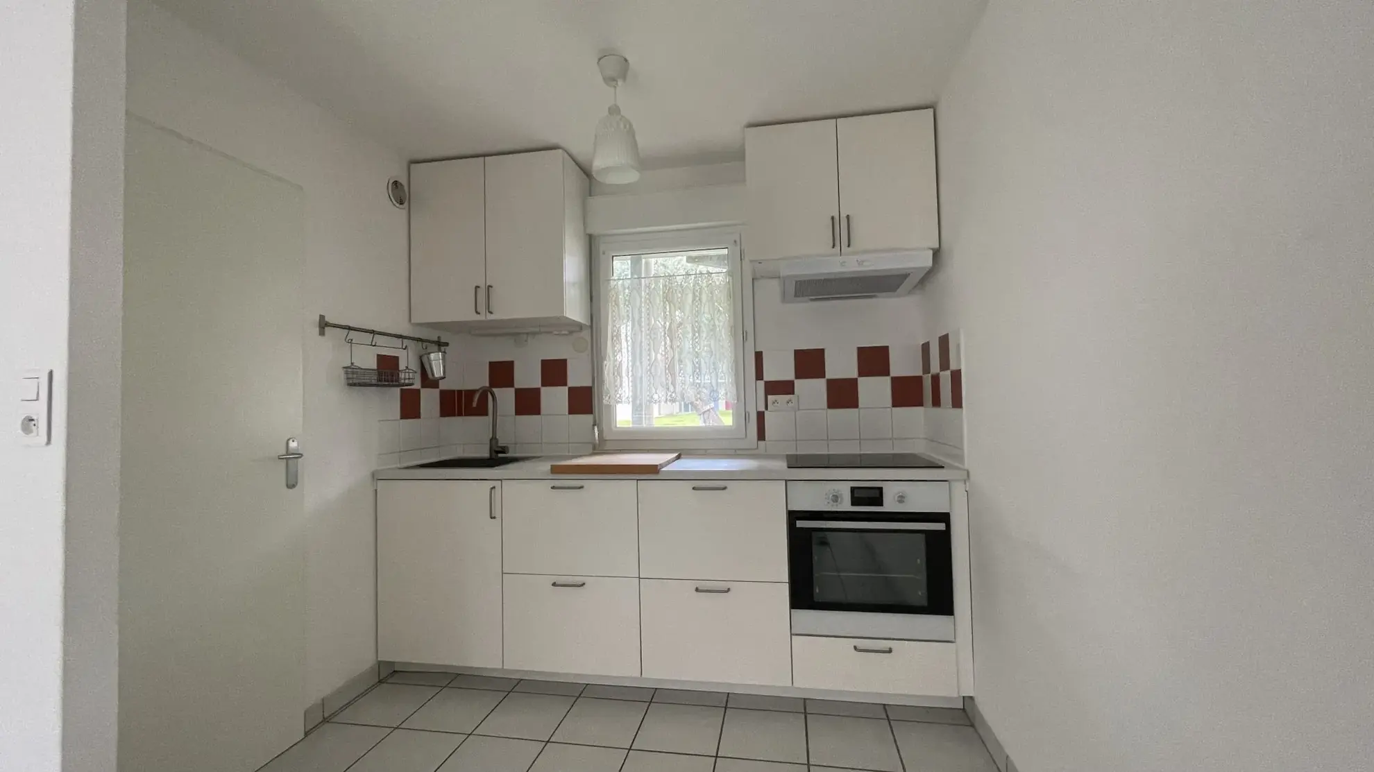A vendre appartement 2 pièces de 54,07 m² à Pleurtuit avec parking, en bon état 