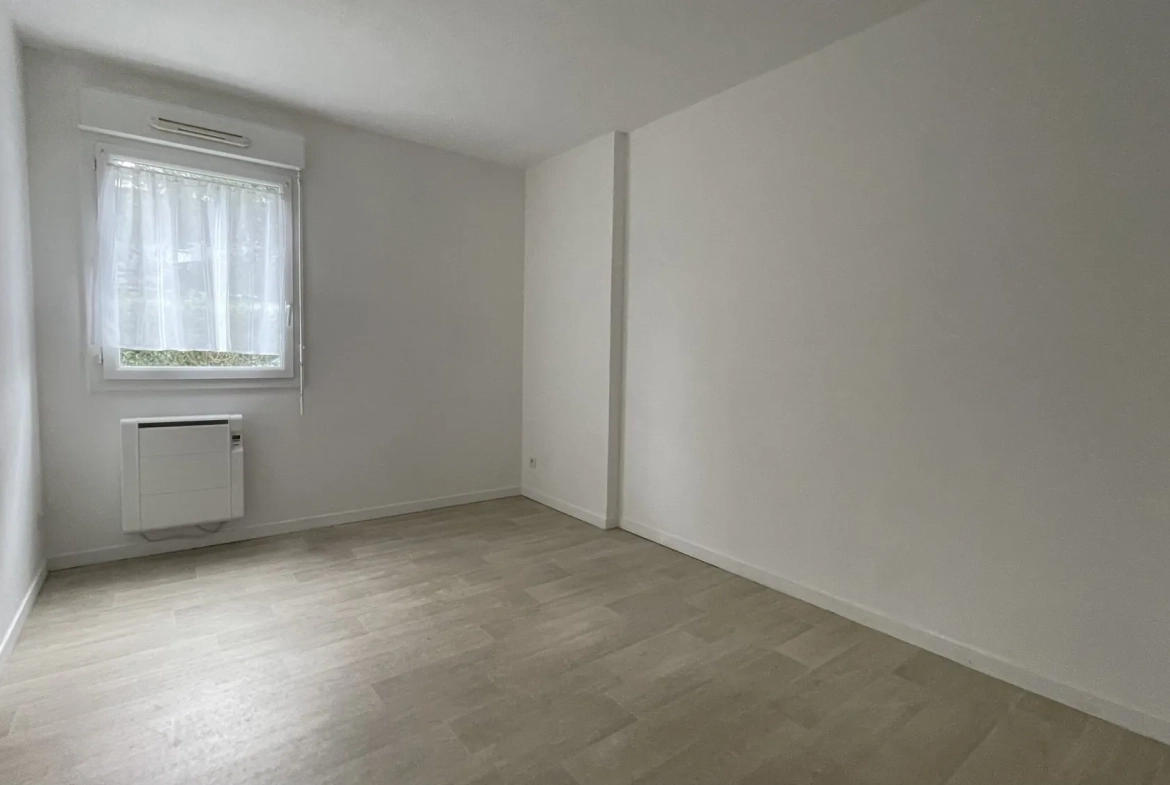 A vendre appartement 2 pièces de 54,07 m² à Pleurtuit avec parking, en bon état 