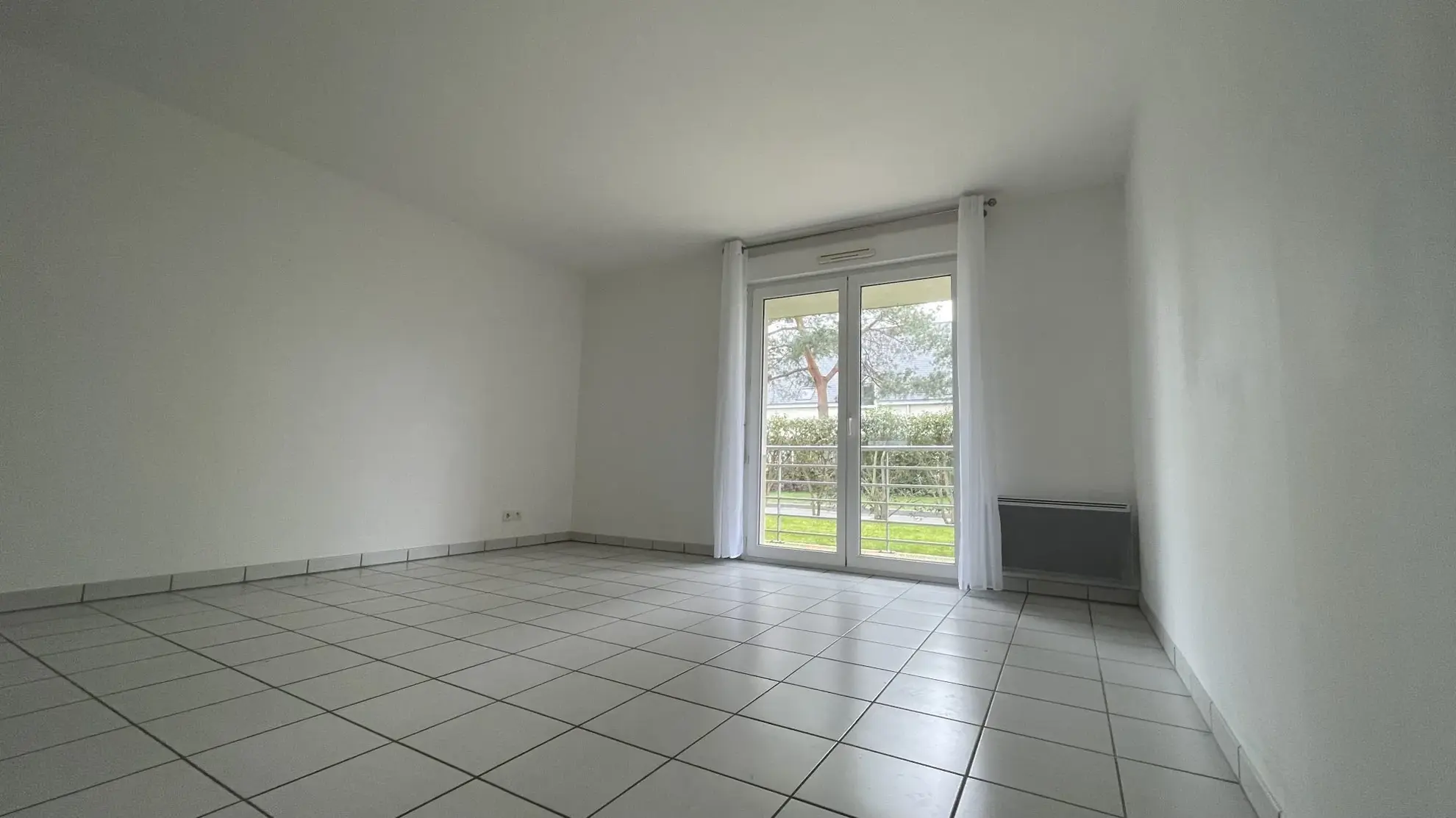 A vendre appartement 2 pièces de 54,07 m² à Pleurtuit avec parking, en bon état 