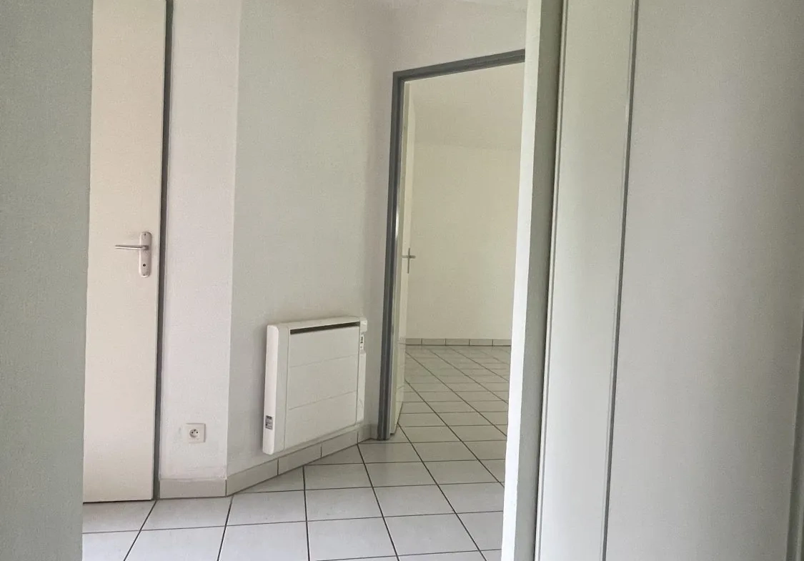 A vendre appartement 2 pièces de 54,07 m² à Pleurtuit avec parking, en bon état 