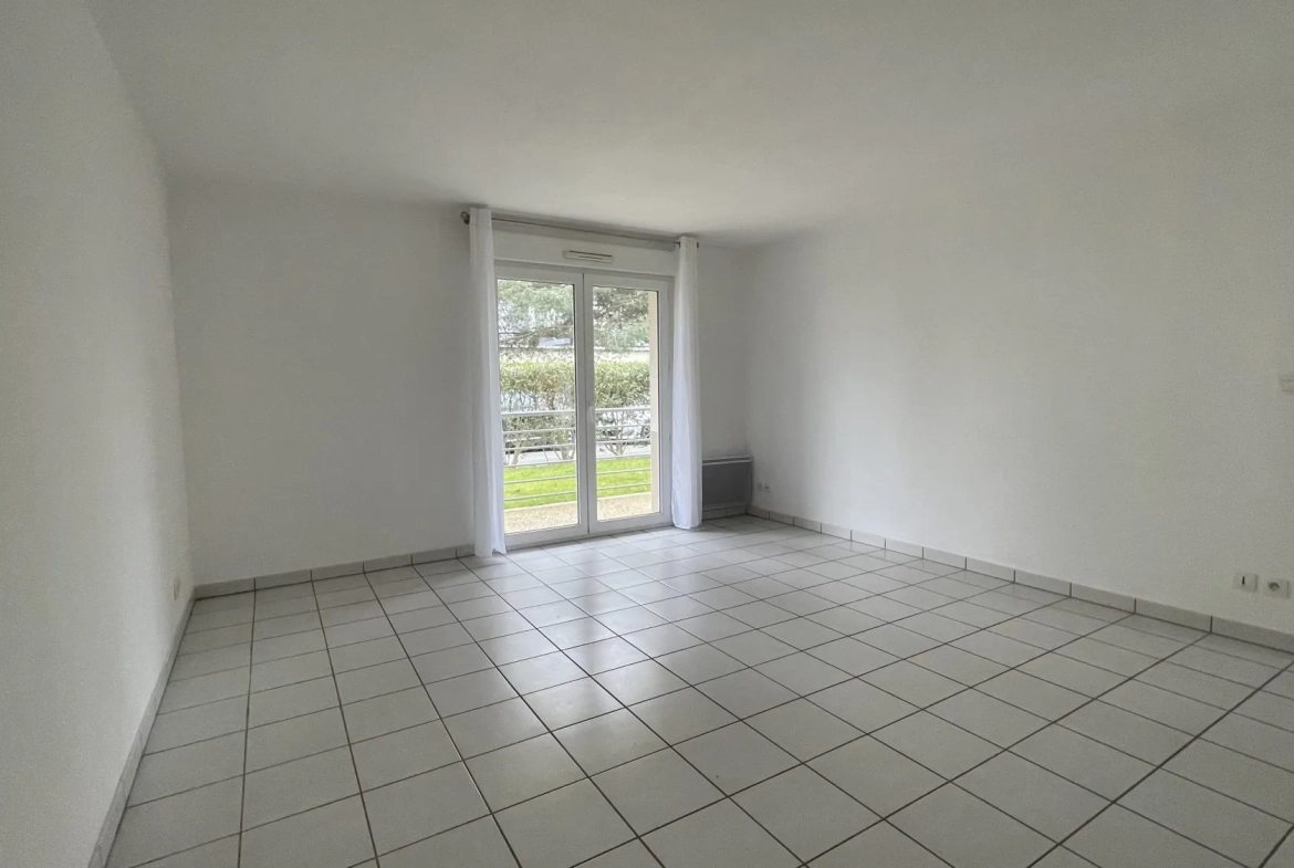 A vendre appartement 2 pièces de 54,07 m² à Pleurtuit avec parking, en bon état 
