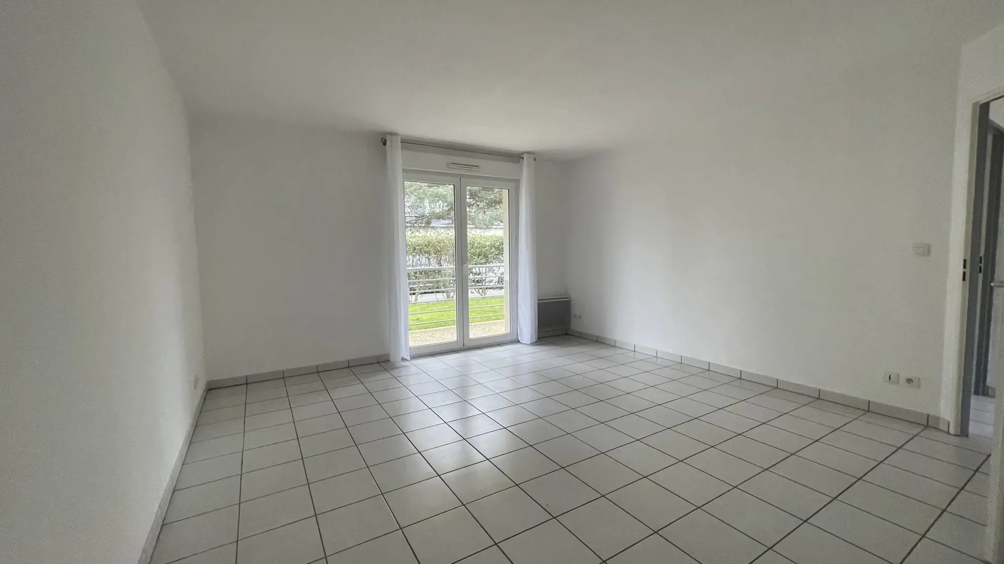 A vendre appartement 2 pièces de 54,07 m² à Pleurtuit avec parking, en bon état 