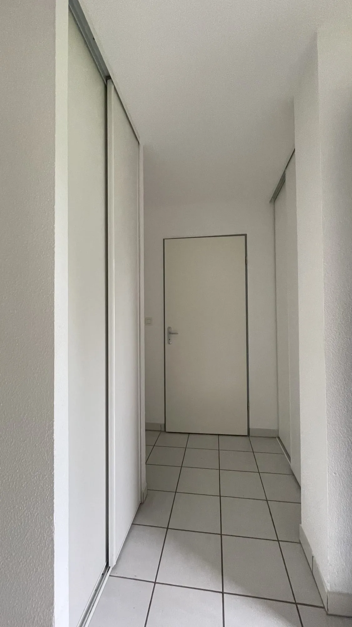 A vendre appartement 2 pièces de 54,07 m² à Pleurtuit avec parking, en bon état 