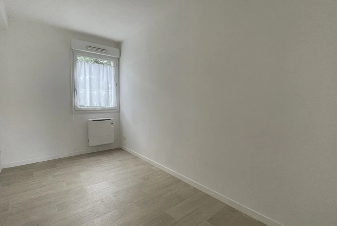 A vendre appartement 2 pièces de 54,07 m² à Pleurtuit avec parking, en bon état 