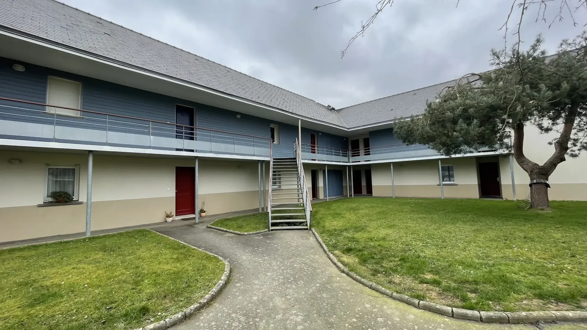 A vendre appartement 2 pièces de 54,07 m² à Pleurtuit avec parking, en bon état 