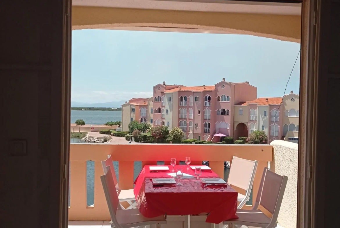 Appartement 2 pièces avec vue marina et piscine au Le Barcarès 
