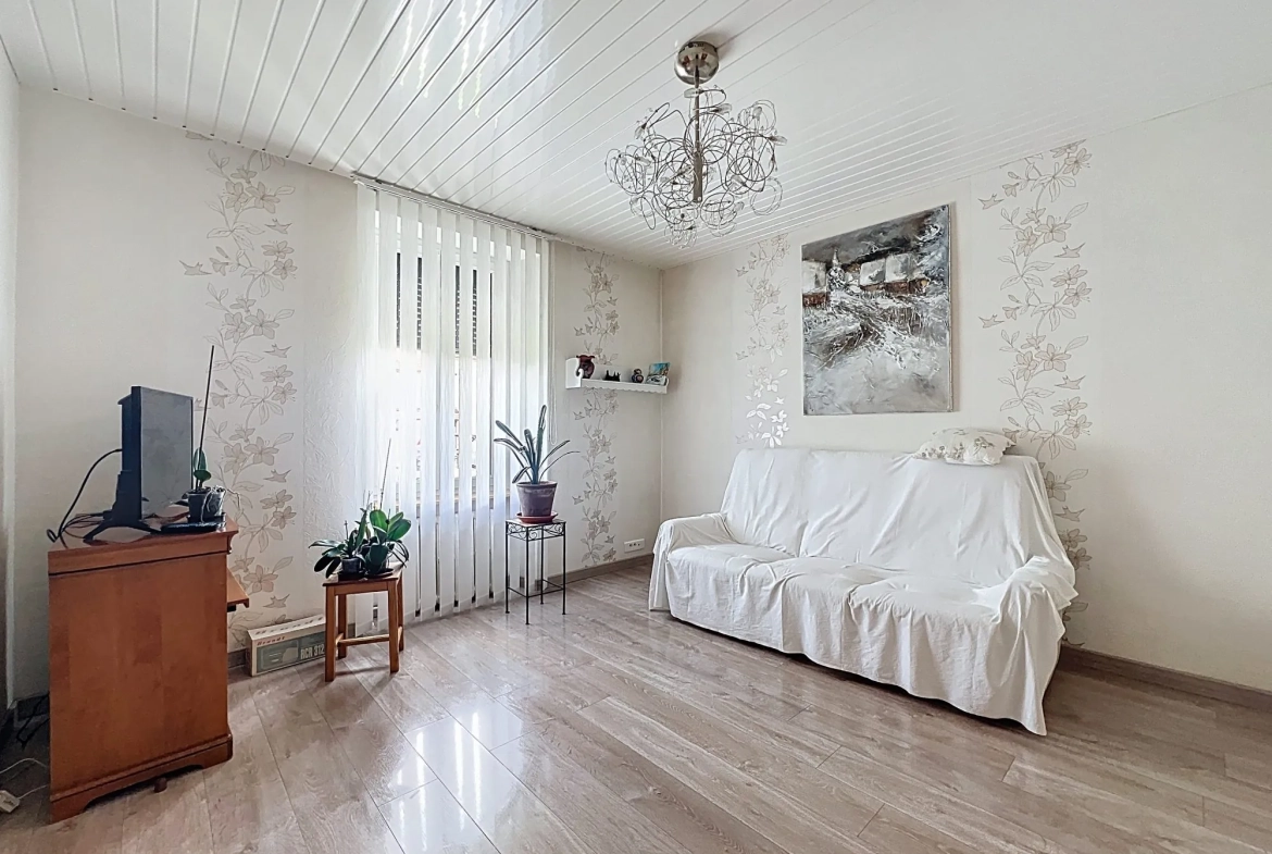 Maison à vendre à Audincourt de 116 m² avec terrain de 12 ares, à rénover 